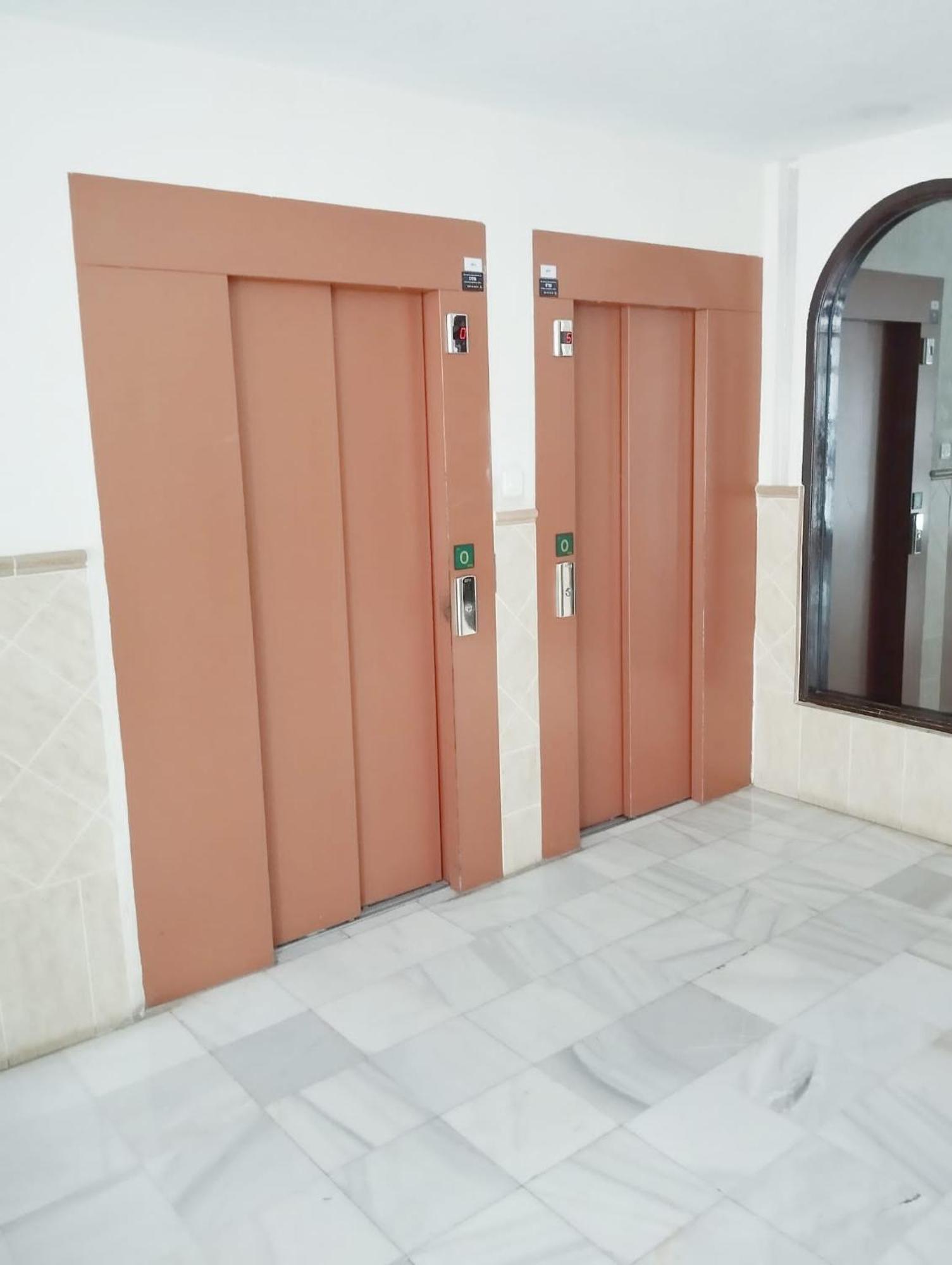 Room In Shared Apartment With Parking Almunecar Luaran gambar